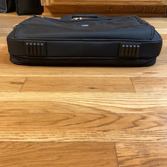 Dell Laptop Case - Picture 3 of 8